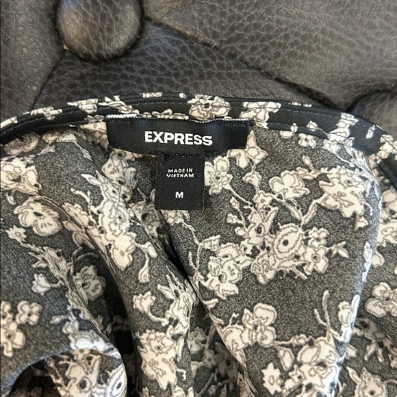 Express Black and White Floral Lace Camisole - Picture 4 of 4